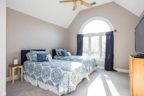 9904 Oak Ridge Drive Zionsville IN 46077