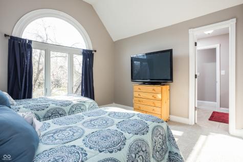 9904 Oak Ridge Drive Zionsville IN 46077