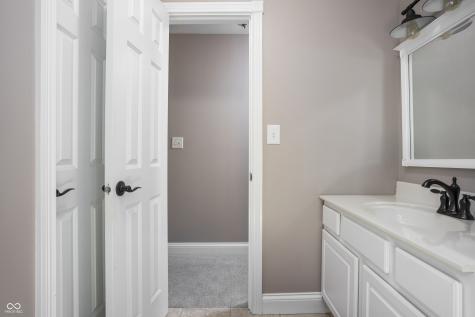 9904 Oak Ridge Drive Zionsville IN 46077