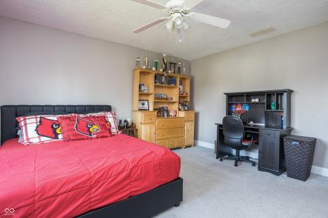 9904 Oak Ridge Drive Zionsville IN 46077