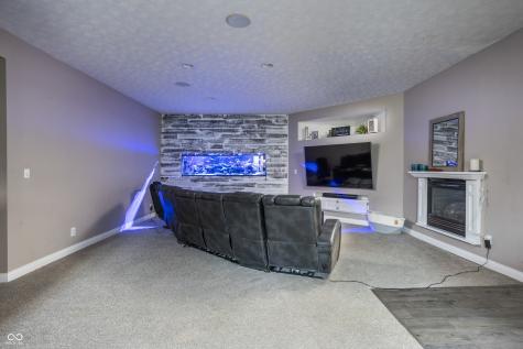 9904 Oak Ridge Drive Zionsville IN 46077