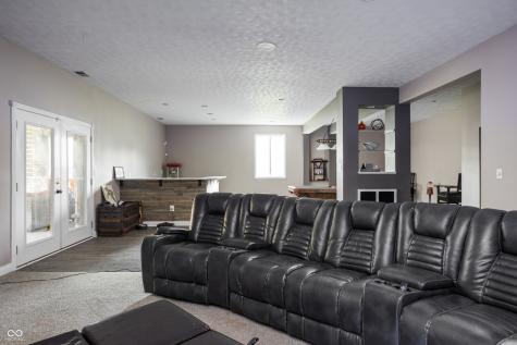 9904 Oak Ridge Drive Zionsville IN 46077