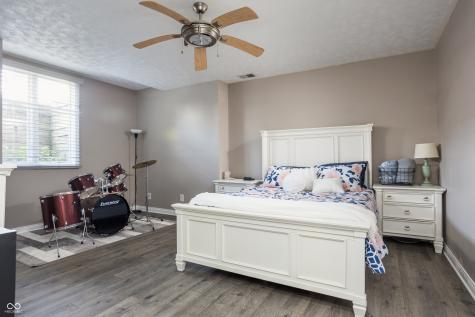 9904 Oak Ridge Drive Zionsville IN 46077