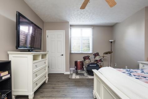 9904 Oak Ridge Drive Zionsville IN 46077