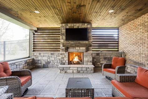 9904 Oak Ridge Drive Zionsville IN 46077