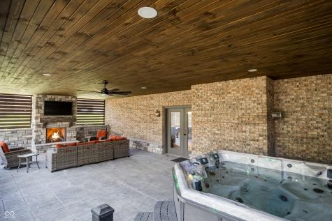 9904 Oak Ridge Drive Zionsville IN 46077