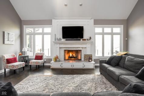 9904 Oak Ridge Drive Zionsville IN 46077