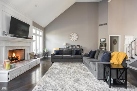 9904 Oak Ridge Drive Zionsville IN 46077