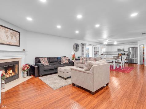 6334 Jakes Place Indianapolis IN 46237