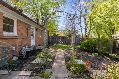 418 W Stop 11 Road Indianapolis IN 46217
