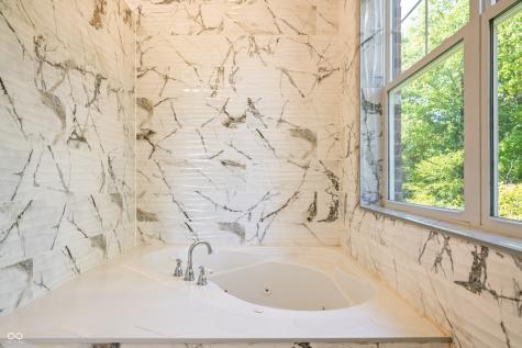 372 Foxboro Drive Avon IN 46123