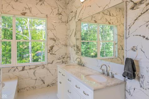 372 Foxboro Drive Avon IN 46123