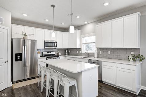 33 N Highland Knoll Way Bargersville IN 46106