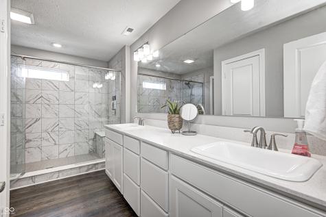 33 N Highland Knoll Way Bargersville IN 46106