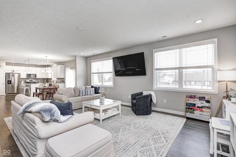 33 N Highland Knoll Way Bargersville IN 46106