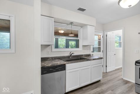 7149 Buick Drive Indianapolis IN 46214