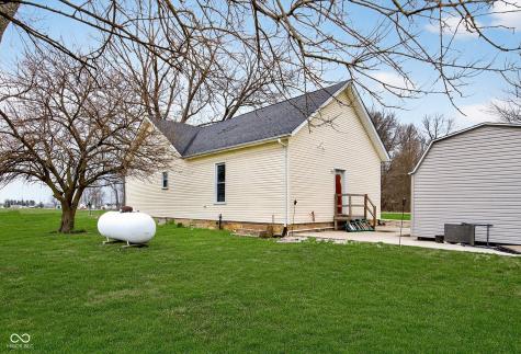 18755 E County Road 750 N Hope IN 47246