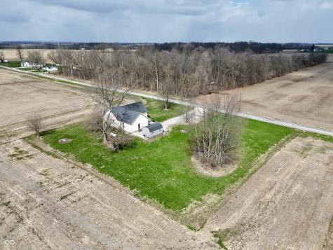 18755 E County Road 750 N Hope IN 47246