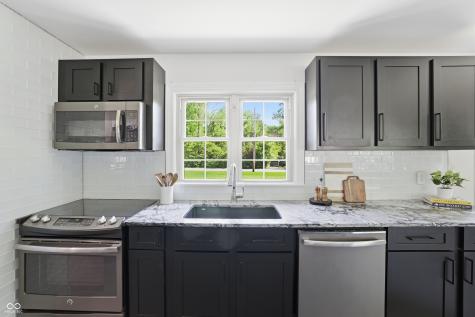 5016 E 65th Street Indianapolis IN 46220