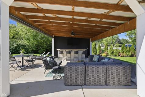 5016 E 65th Street Indianapolis IN 46220