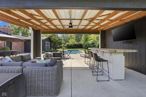 5016 E 65th Street Indianapolis IN 46220