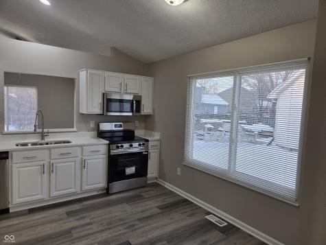 7438 Deville Court Indianapolis IN 46256