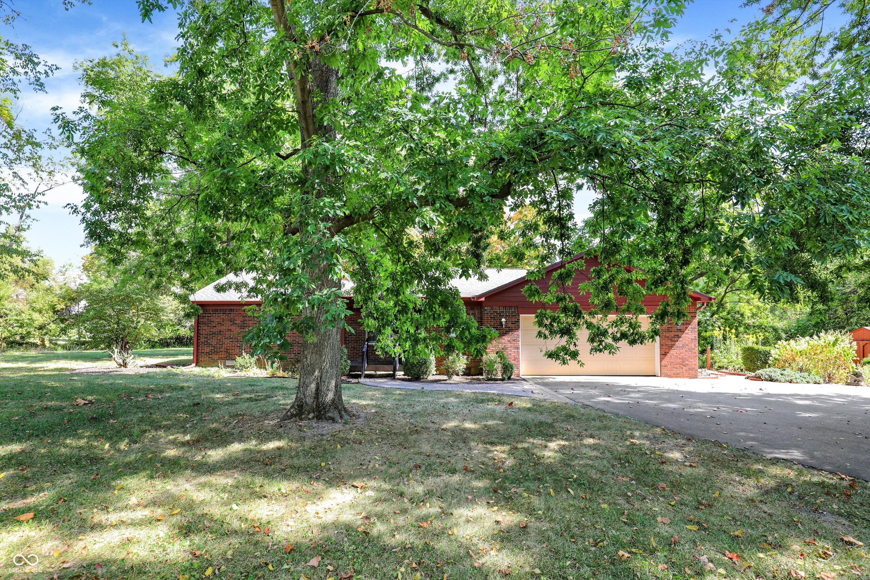 Carmel IN, 15601 Oak Road