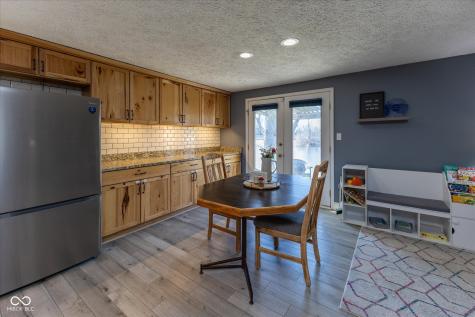 8214 Old Farm Road Indianapolis IN 46256