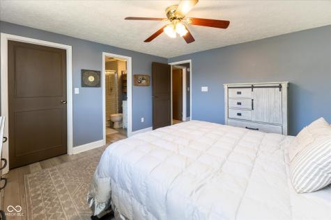 8214 Old Farm Road Indianapolis IN 46256
