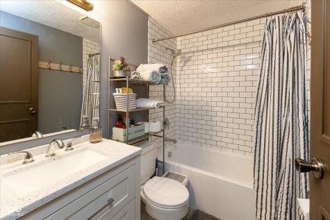 8214 Old Farm Road Indianapolis IN 46256