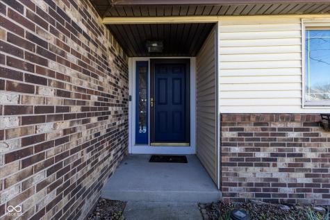 8214 Old Farm Road Indianapolis IN 46256