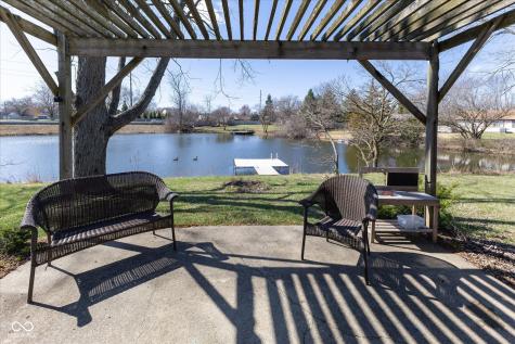 8214 Old Farm Road Indianapolis IN 46256