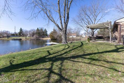 8214 Old Farm Road Indianapolis IN 46256