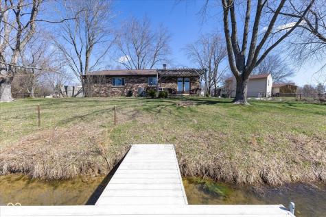 8214 Old Farm Road Indianapolis IN 46256