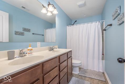 1458 Longleaf Street Avon IN 46123