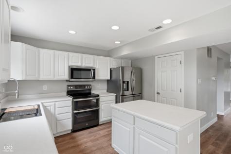 9220 N Coral Reef Road Mccordsville IN 46055