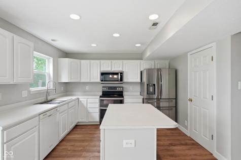 9220 N Coral Reef Road Mccordsville IN 46055