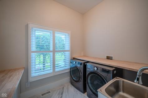 8703 Gordonshire Drive Indianapolis IN 46278