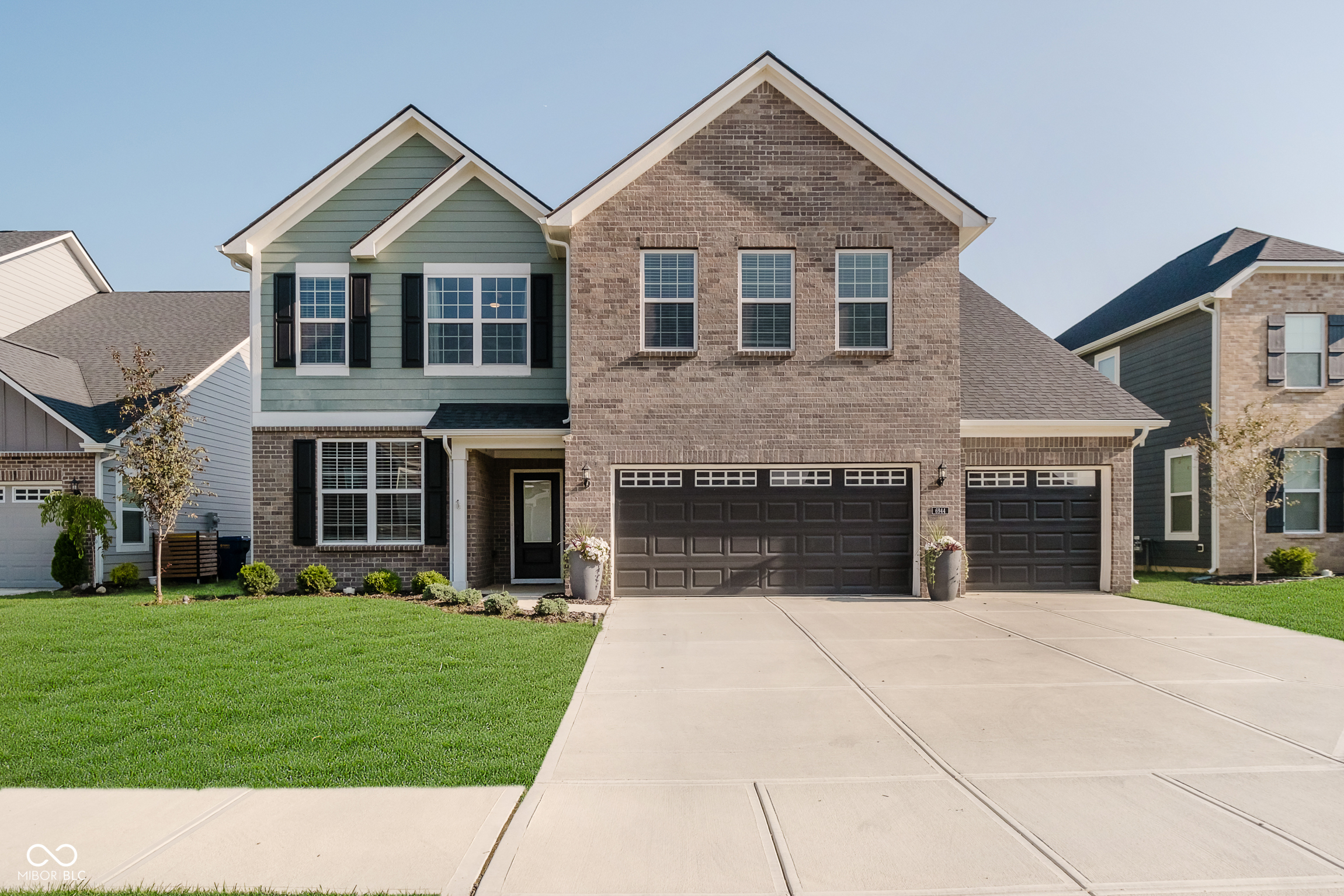 6944 Oakcrest Drive Mccordsville IN 46055