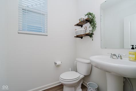 6944 Oakcrest Drive Mccordsville IN 46055