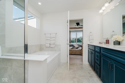 6944 Oakcrest Drive Mccordsville IN 46055