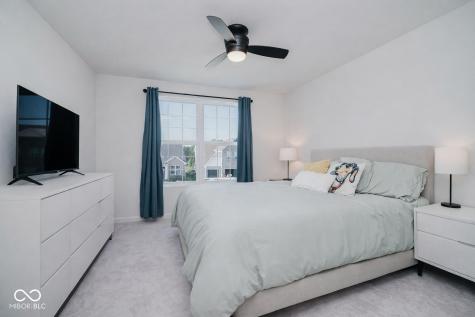 6944 Oakcrest Drive Mccordsville IN 46055