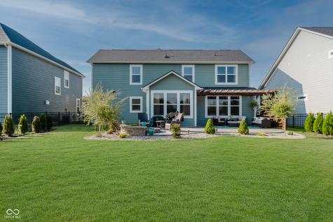 6944 Oakcrest Drive Mccordsville IN 46055