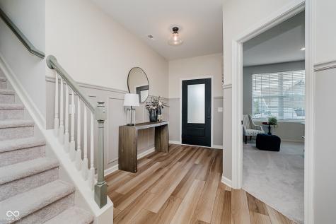 6944 Oakcrest Drive Mccordsville IN 46055