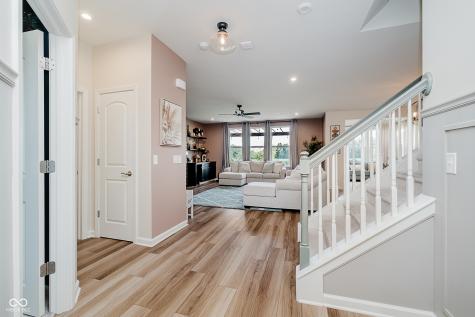 6944 Oakcrest Drive Mccordsville IN 46055