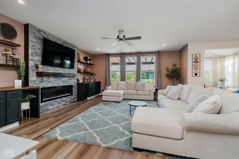 6944 Oakcrest Drive Mccordsville IN 46055