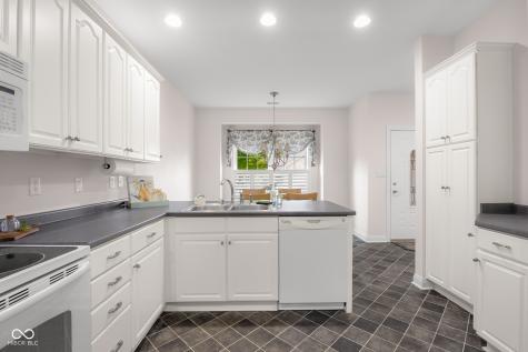 5157 Marco Drive E Columbus IN 47203