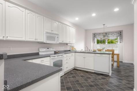 5157 Marco Drive E Columbus IN 47203