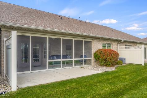 5157 Marco Drive E Columbus IN 47203