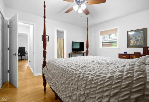 4236 Washington Street Columbus IN 47203
